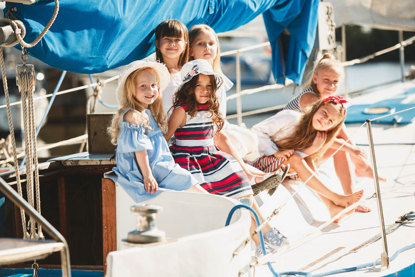 děti na lodi